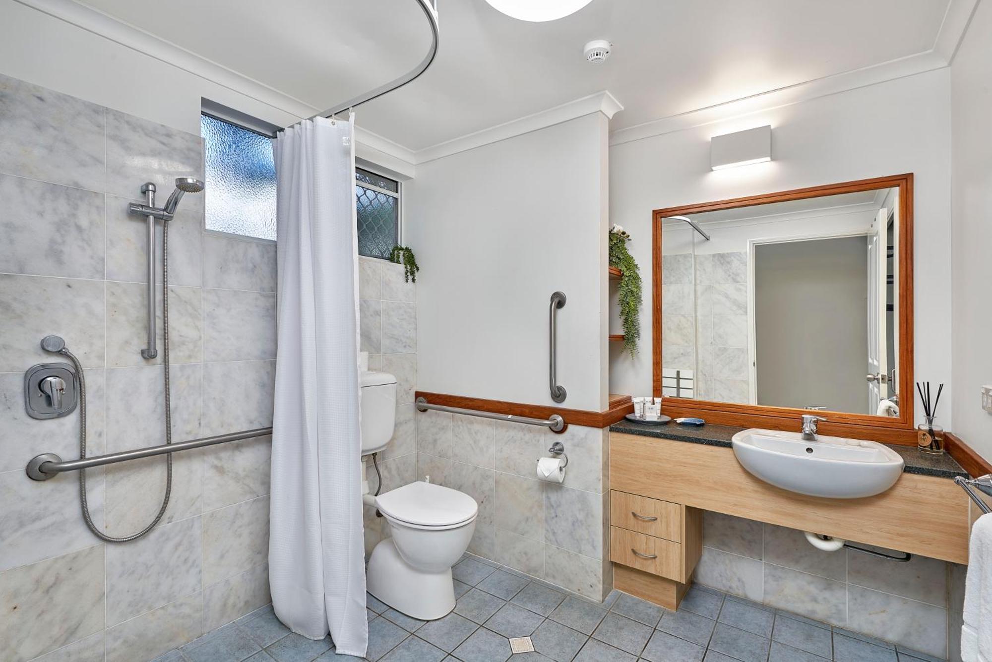 Alassio Apartments With Direct Pool Access Palm Cove Ruang foto