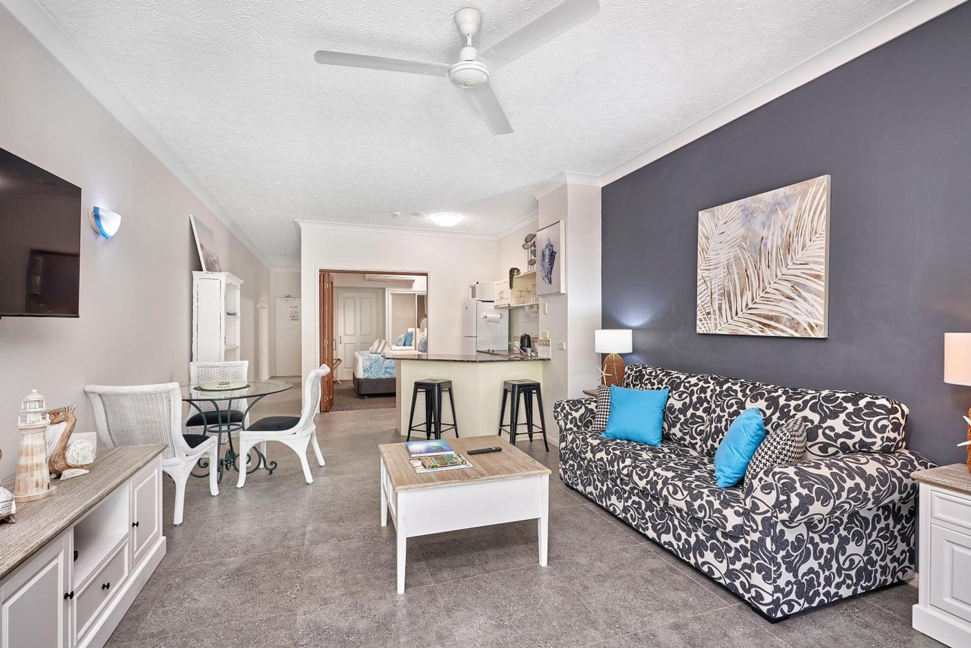 Alassio Apartments With Direct Pool Access Palm Cove Ruang foto
