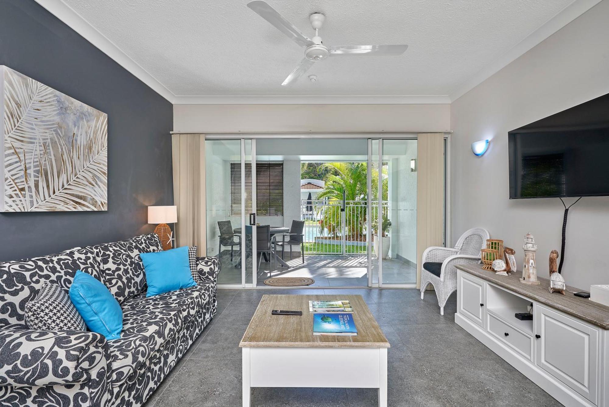 Alassio Apartments With Direct Pool Access Palm Cove Ruang foto