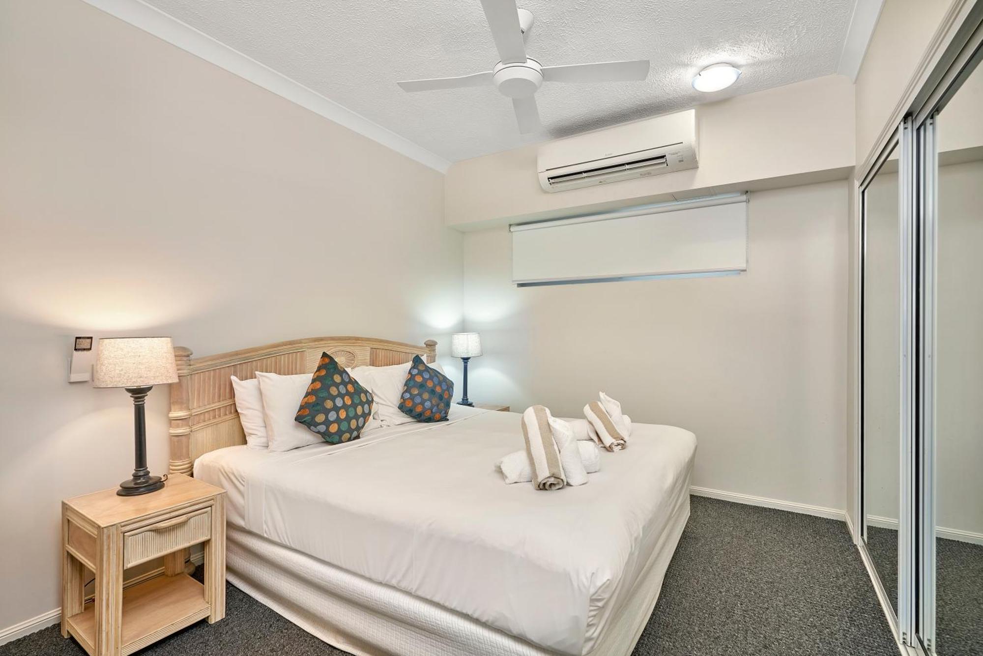 Alassio Apartments With Direct Pool Access Palm Cove Ruang foto